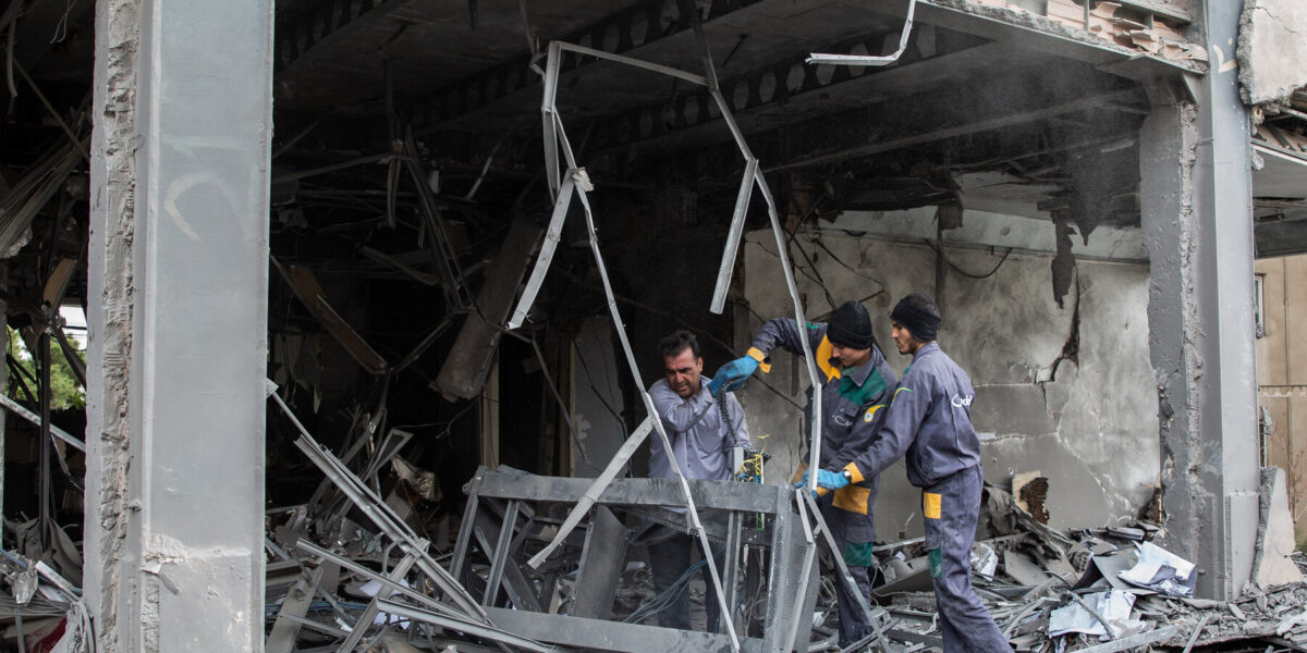 실물 이미지 - 🚨 이스라엘-이란 전쟁 실시간: 레바논 영토 확장과 이란 항구 공격의 충격적 전개