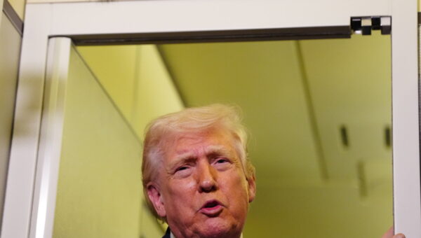 실물 이미지 - 트럼프 이란 전쟁 경고, 기름값 급등하나? 당장 알아야 할 5가지