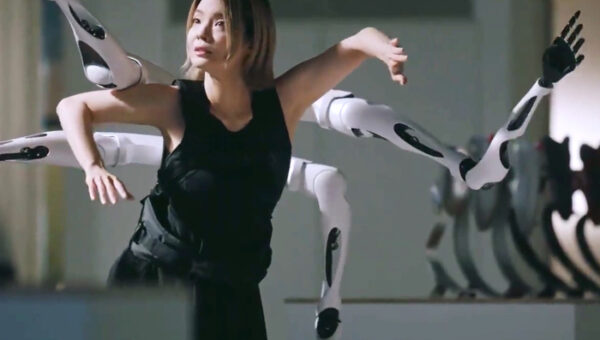 실물 이미지 - 6개 팔 로봇슈트 '지자이 암즈', 일하는 방식이 완전히 바뀐다