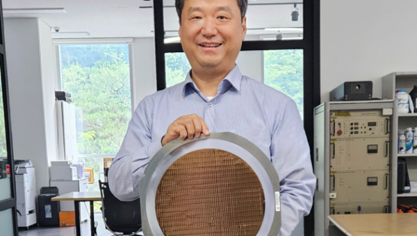 실물 이미지 - AI 반도체 혁신의 숨은 영웅, '무손상 절단' 기술이 바꿀 미래