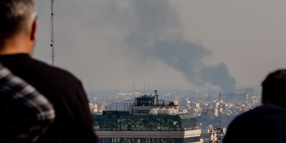 실물 이미지 - 트럼프의 이란 공격 위협 현실화, 테헤란 핵심 인프라 타격받아