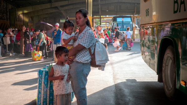 실물 이미지 - 필리핀 유가 폭등이 바꾼 성주간 풍경, 기름값 때문에 순례를 포기하다