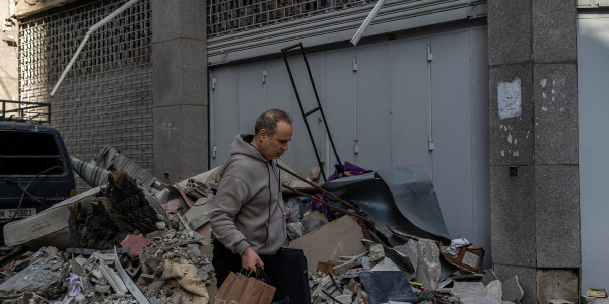 실물 이미지 - 이란 휴전 위기일발! 호르무즈 해협 봉쇄 위협이 우리에게 미치는 충격적 영향