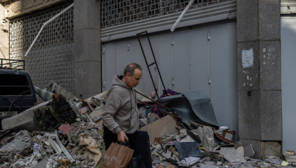 실물 이미지 - 이란 휴전 위기일발! 호르무즈 해협 봉쇄 위협이 우리에게 미치는 충격적 영향