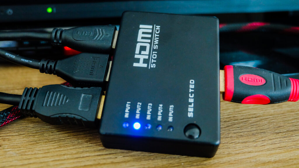 HDMI 스플리터 vs 스위치, 뭐가 다를까? 상황별 선택 가이드