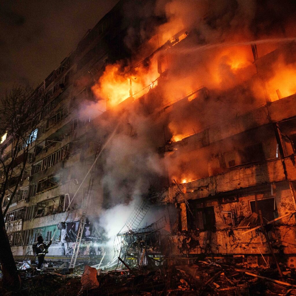 키이우 60만 명 암흑 속으로 — 위성 인터넷까지 끊긴 우크라이나의 지금